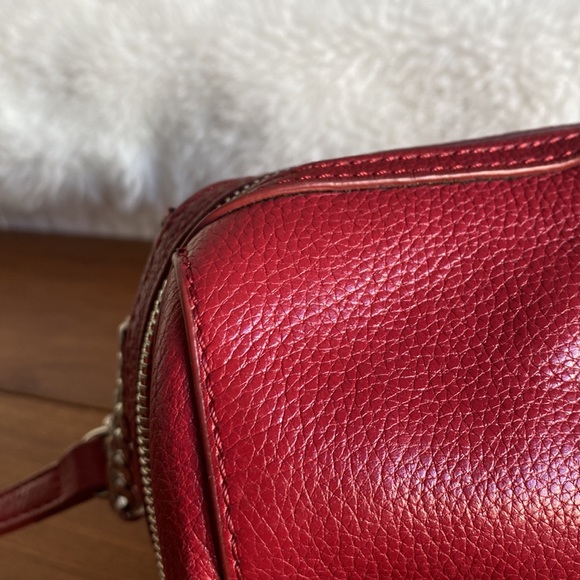 *Popping* magenta Neiman Marcus crossbody bag - Picture 2 of 7